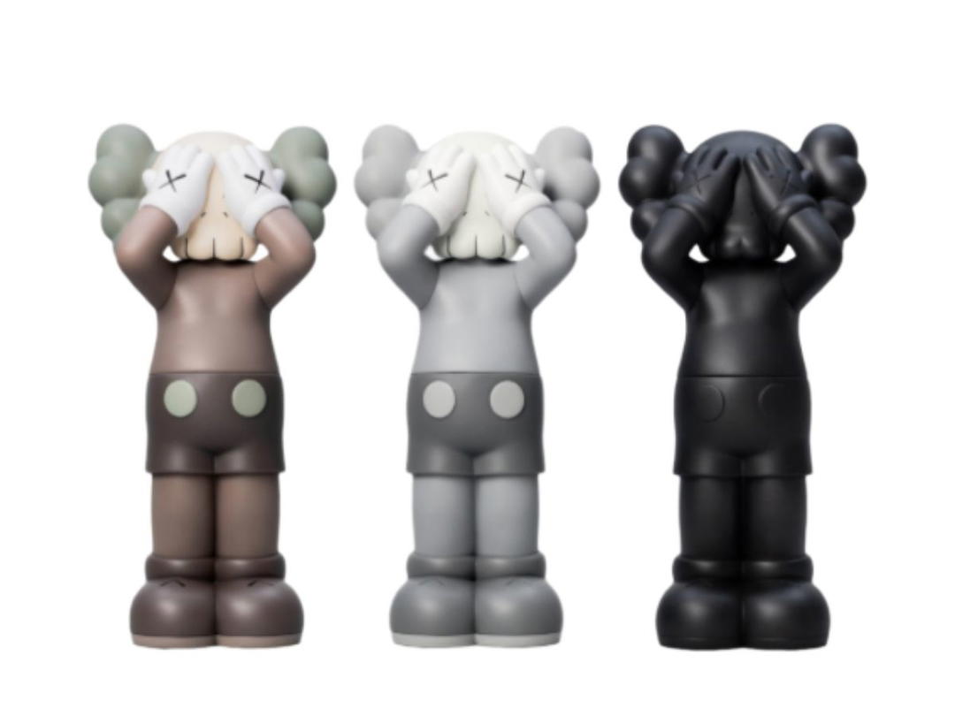 Kaws KAWS Holiday UK Vinyl Figure Brown/Grey/Black Set