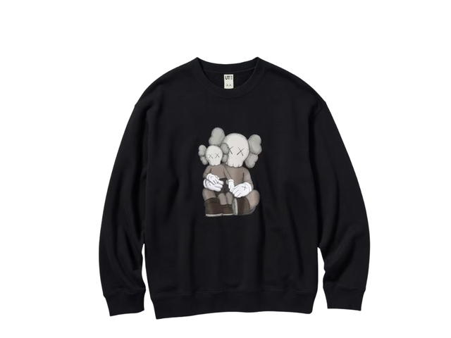 Kaws KAWS x Uniqlo Longsleeve Sweatshirt Black - view 1