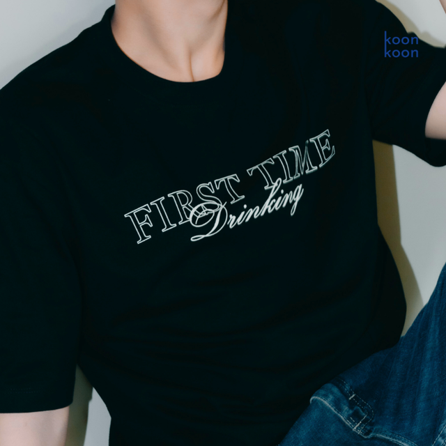 KOON KOON STUDIO KOON KOON เสื้อยืดทรงโอเวอร์ไซส์ รุ่น First Time Drinking | Oversize T-Shirt - view 4