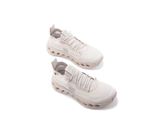 On Running Loewe x On Running Cloudtilt Sand (Women's) - view 3