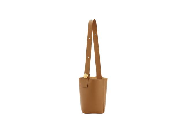 Loewe Loewe Medium Pebble Bucket Bag In Mellow Calfskin Oak - view 3