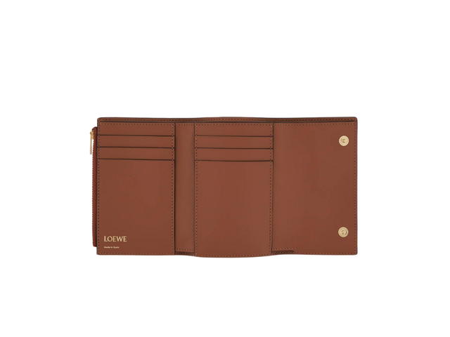 Loewe Loewe Repeat Trifold Wallet In Embossed Silk Calf With Gold Metallic Tan - view 4