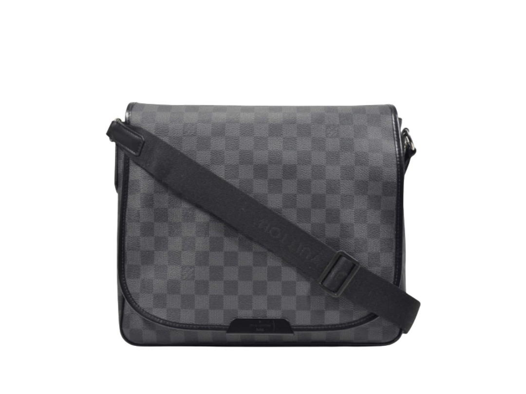 Louis Vuitton Louis Vuitton District MM Messenger Bag