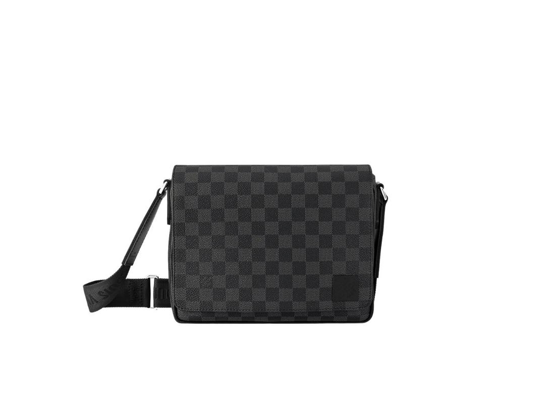 Louis Vuitton Louis Vuitton District PM Messenger Bag