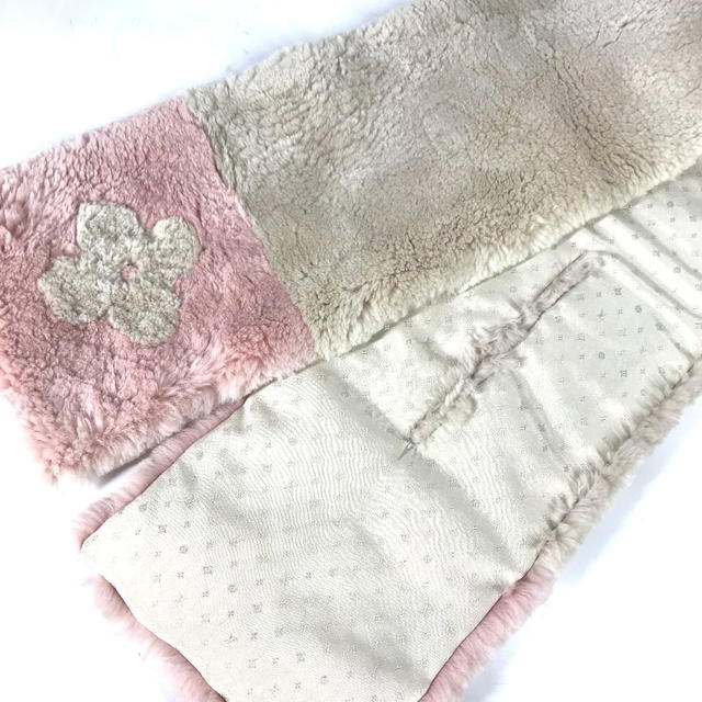 Louis Vuitton LOUIS VUITTON M70873 Fur Tippet Logo Bicolor Echarpes LV in the city Scarf - view 4