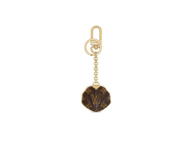 Louis Vuitton Louis Vuitton Shell Bag Charms and Key Holder Metal With Gold-Colour And Monogram Finish - view 3