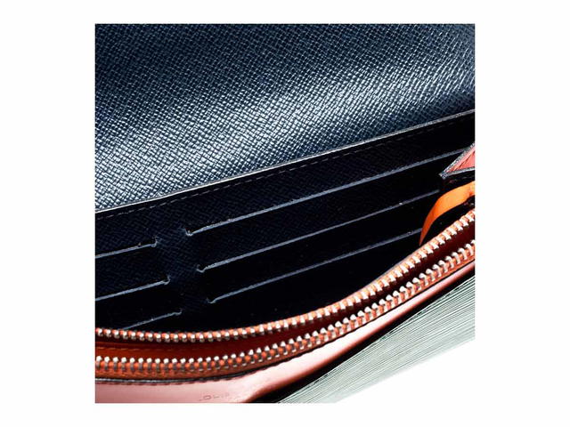 Louis Vuitton Louis Vuitton Wallet - view 2