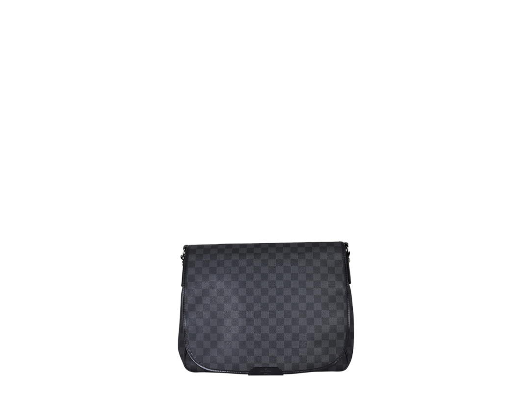 Louis Vuitton Louis Vuitton District GM Black