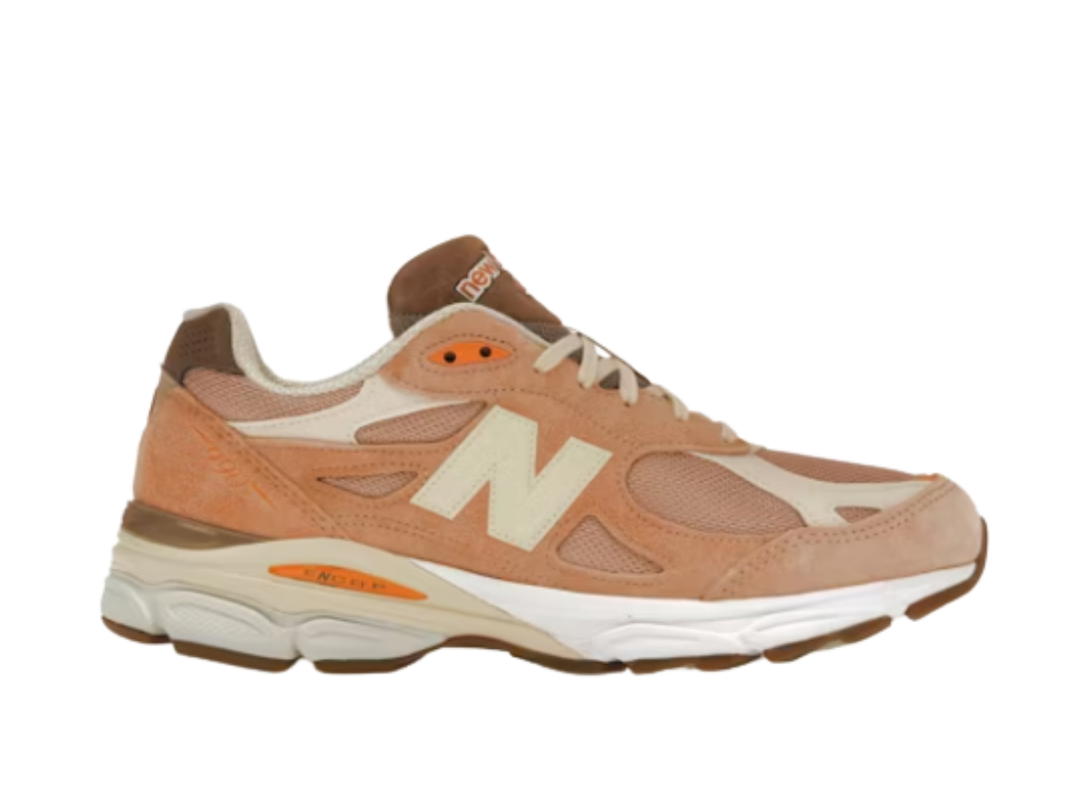 New Balance New Balance 990v3 MiUSA size? Exclusive Orange Cream