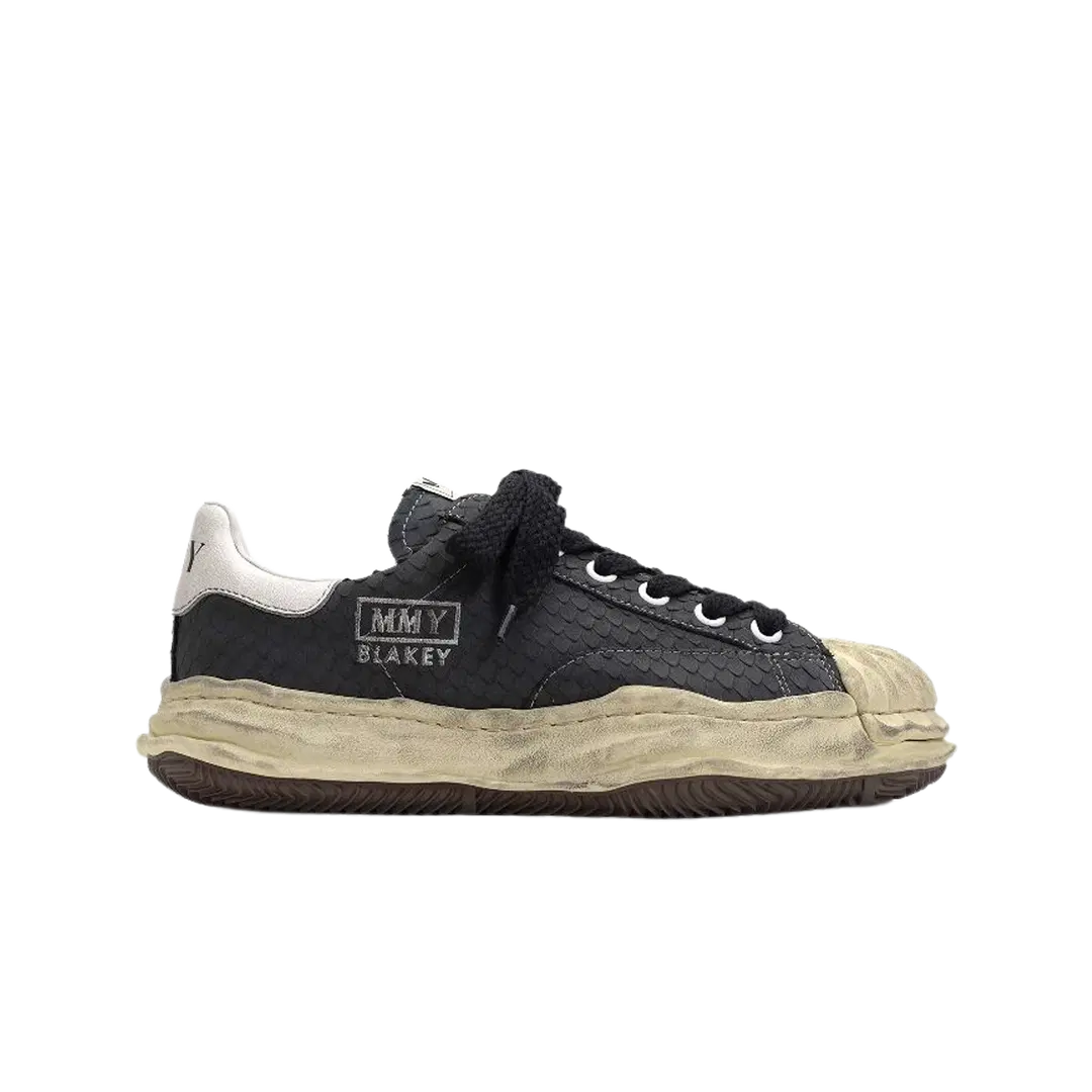Maison Mihara Yasuhiro Maison Mihara Yasuhiro Blakey OG Sole Distressed Leather Low-top Sneakers Black