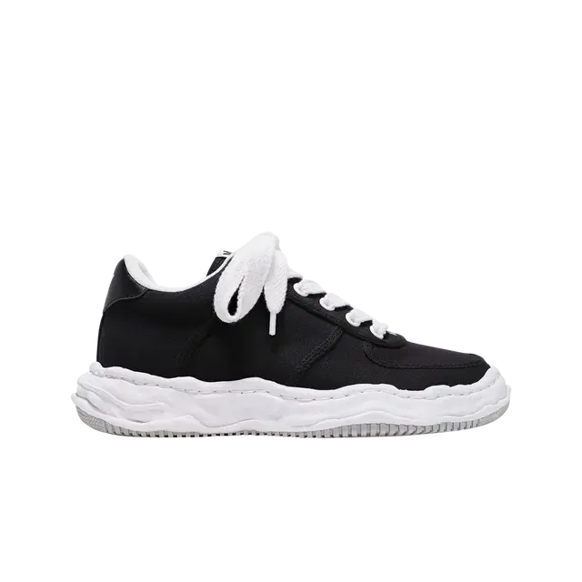 Maison Mihara Yasuhiro Maison Mihara Yasuhiro Wayne OG Sole Canvas Low-top Sneakers Black - view 1