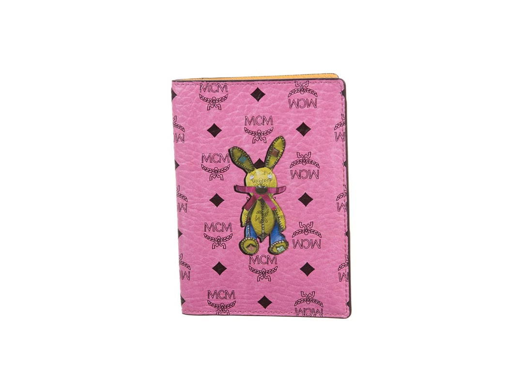 MCM MCM Accented Visetos Passport Holder