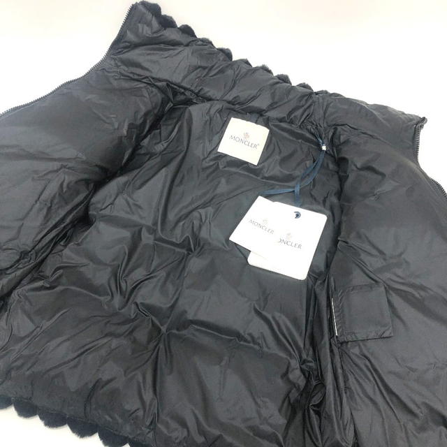 Moncler MONCLER I20931A001505964D PEDRIX Girls Velvet Apparel Shorts Down jacket Unused - view 5