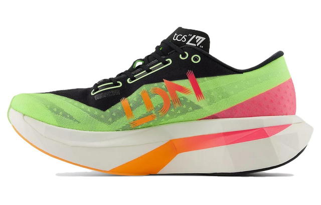 New Balance New Balance FuelCell SuperComp Elite v4 - Green/Black - view 1