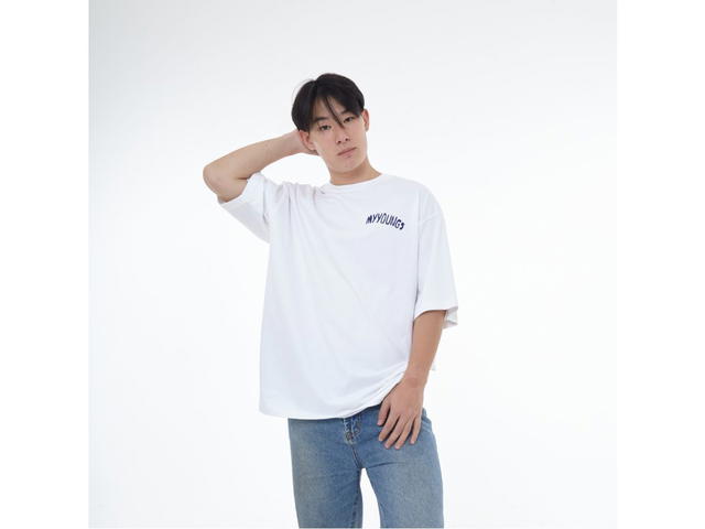 Myyoungs Myyoungs My Face Oversized T-Shirt White - view 3