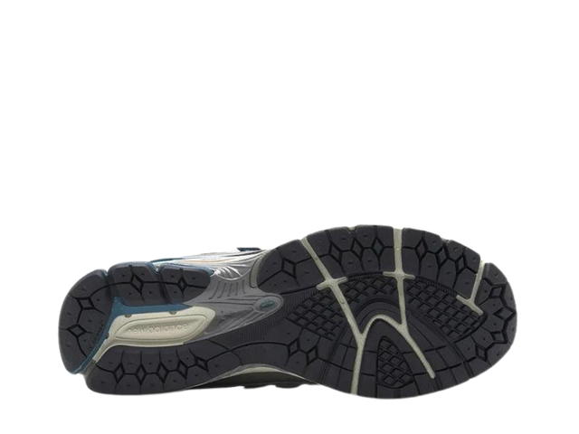 New Balance New Balance 1906R Silver Metallic Terrarium - view 5