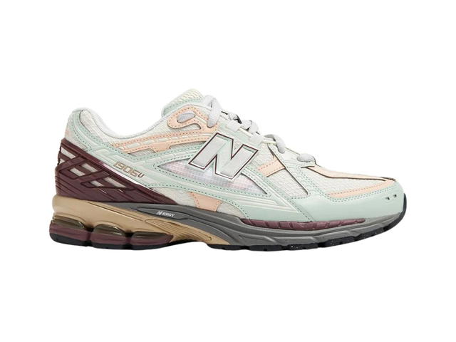 New Balance New Balance 1906D Clay Ash Licorice - view 1
