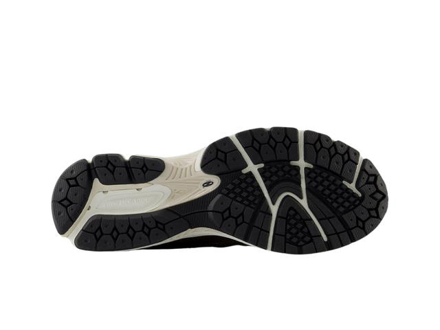 New Balance New Balance 2002R Gore-Tex Black Coffee - view 4