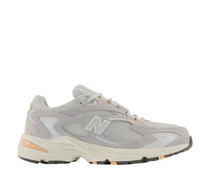 Buy New Balance 725 Ivory at Sasom – Authentic and Ready to Ship