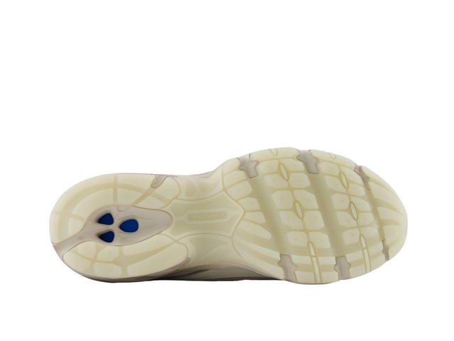 New Balance New Balance 740 Moonbeam With Arid Stone And Black - view 4