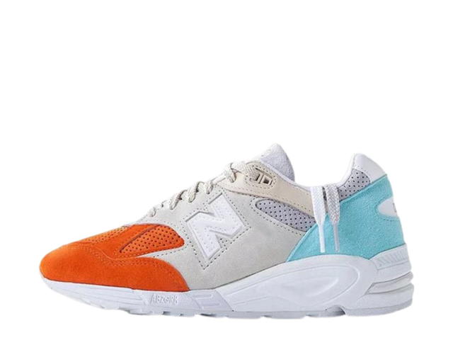 New Balance New Balance 990v2 Kith Cyclades (with Socks) - view 2