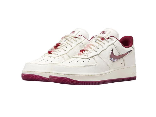 Nike Nike Air Force 1 Low '07 SE PRM Valentine’s Day (2024) (W) - view 3
