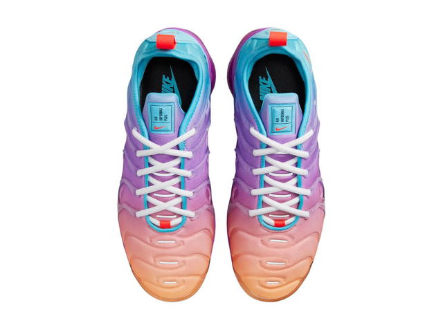 Nike Nike Air VaporMax Plus Fuchsia Dream Bright Crimson Gradient (Women's) - view 4