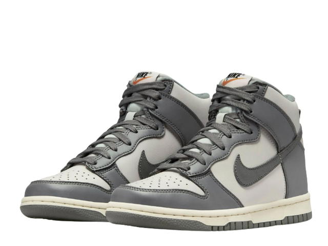 Nike Nike Dunk High Vintage Light Bone Grey - view 3