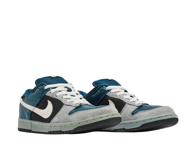 Nike Nike Dunk Low Pro SB Futura - view 3
