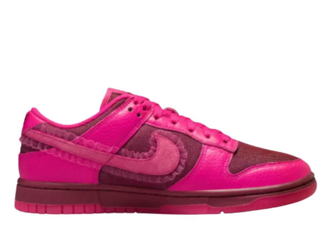 Nike Nike Dunk Low Valentine's Day (2022) (Women's) - view 1