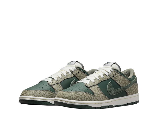 Nike Nike Dunk Low Vintage Green And Dark Stucco - view 3