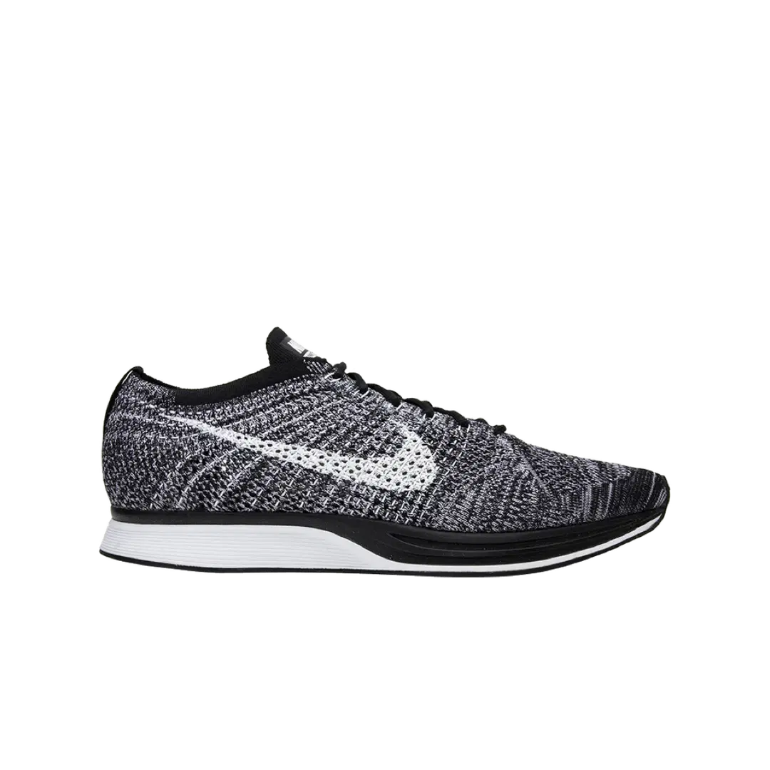 Nike Nike Flyknit Racer Oreo 2