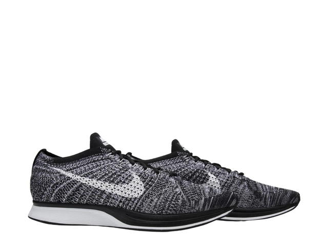 Nike Nike Flyknit Racer Oreo 2 - view 3