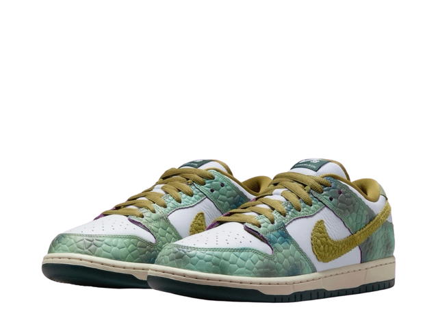 Nike Nike SB Dunk Low Alexis Sablone Chameleon - view 3