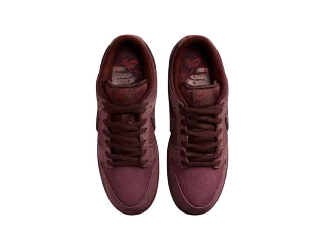 Nike Nike SB Dunk Low City of Love Burgundy Crush - view 4