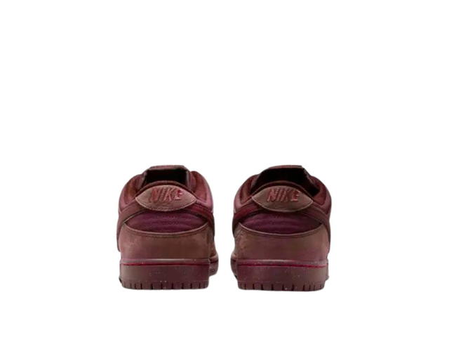 Nike Nike SB Dunk Low City of Love Burgundy Crush - view 5