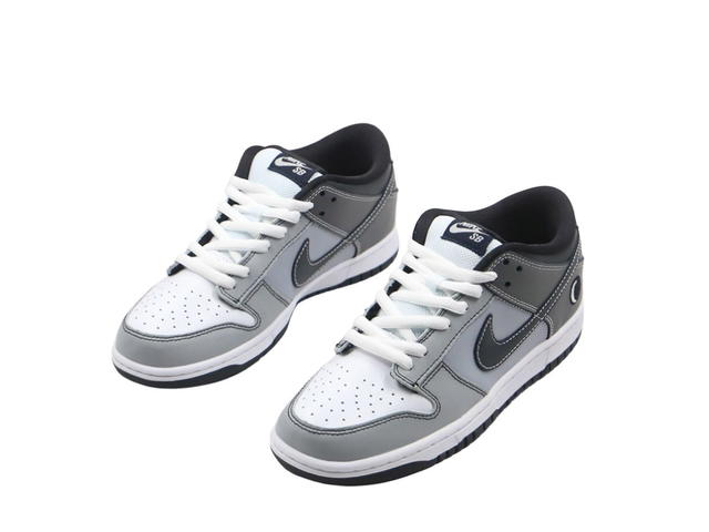 Nike Nike SB Dunk Low Lunar Eclipse (West) - view 3