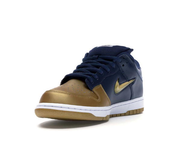 Nike Nike SB Dunk Low Supreme Jewel Swoosh Gold - view 3