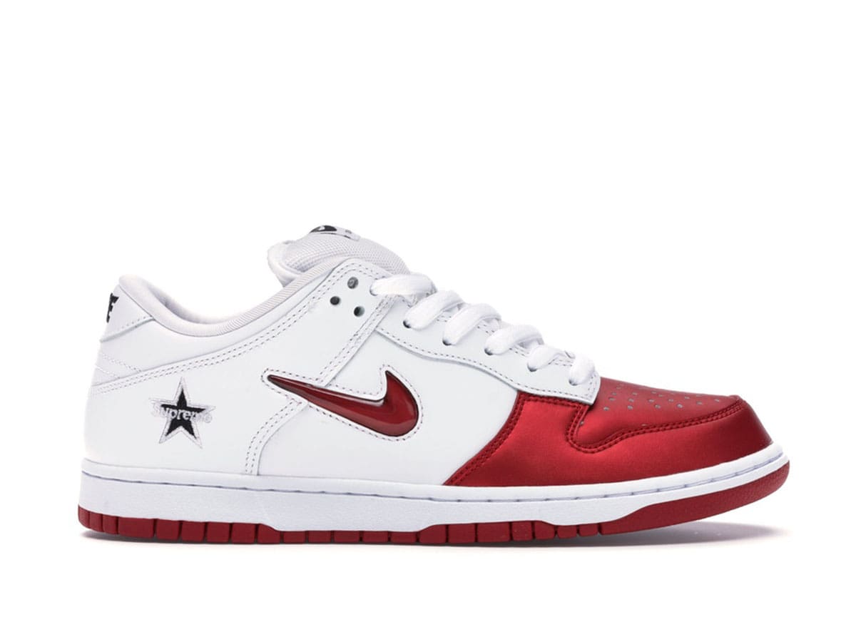 Nike Nike SB Dunk Low Supreme Jewel Swoosh Red
