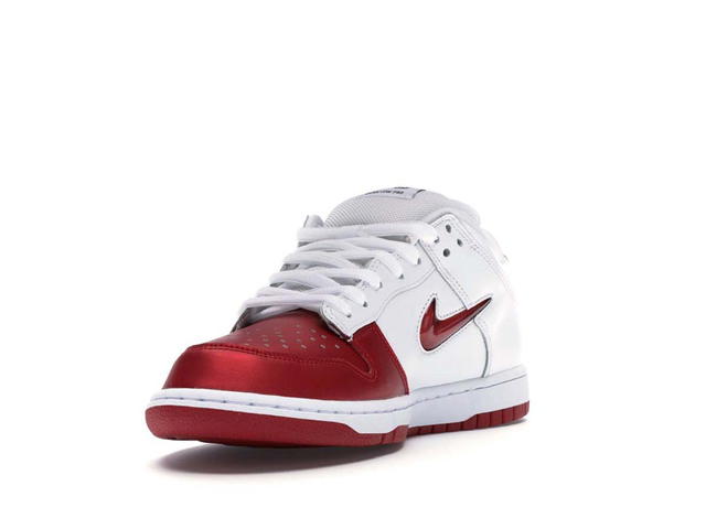 Nike Nike SB Dunk Low Supreme Jewel Swoosh Red - view 3