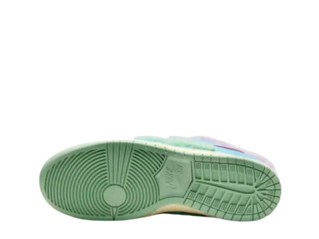 Nike Nike SB Dunk Low Verdy Visty - view 4