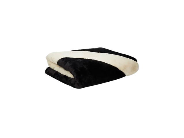 Nike Nike Sportswear Faux Fur Blanket Black White - view 3