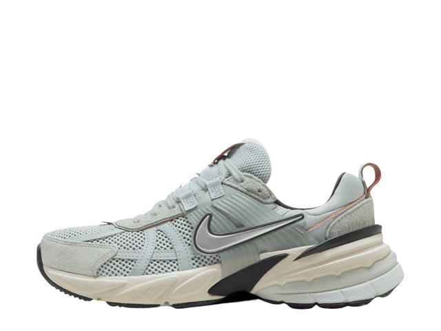 Nike Nike V2K Run Light Pumic Black Chrome (Women's) - view 2