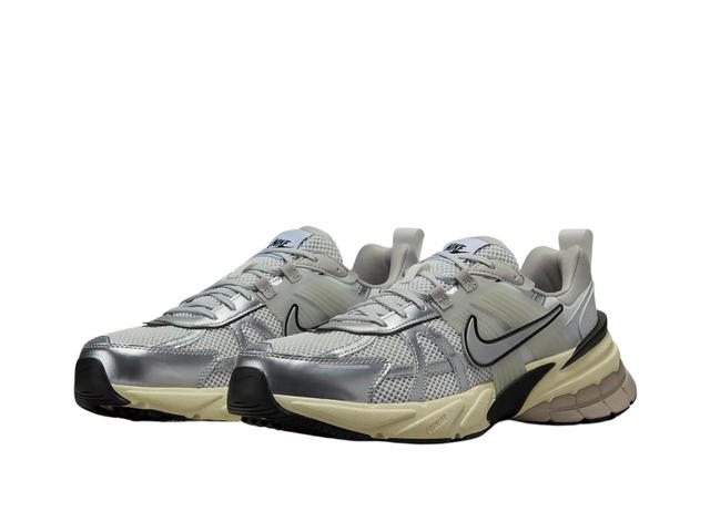 Nike Nike V2K Run Summit White Metallic Silver - view 3