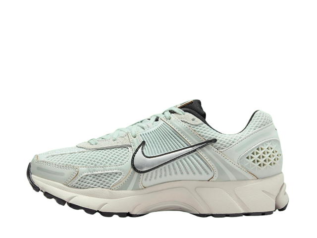 Nike Nike Zoom Vomero 5 Light Silver Chrome (Women's) - view 2
