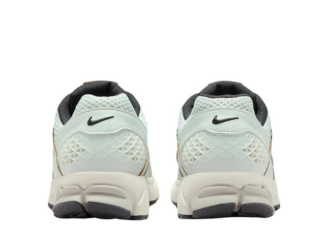 Nike Nike Zoom Vomero 5 Light Silver Chrome (Women's) - view 5