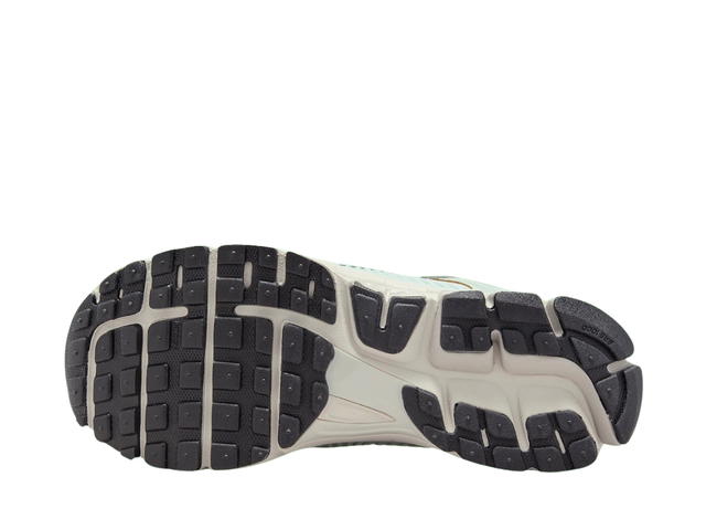 Nike Nike Zoom Vomero 5 Light Silver Chrome (Women's) - view 6