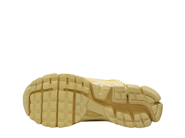 Nike Nike Zoom Vomero 5 Saturn Gold (Women's) - view 6