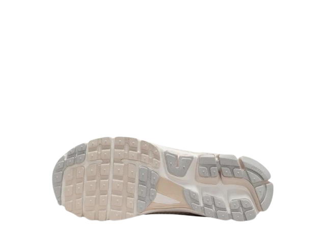 Nike Nike Zoom Vomero  5 Light Orewood Brown - view 4