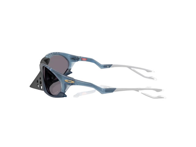 Oakley Oakley Plantaris Polaris Collection Prizm Grey Polarized Lenses Matte Transparent Abyss Frame - view 3